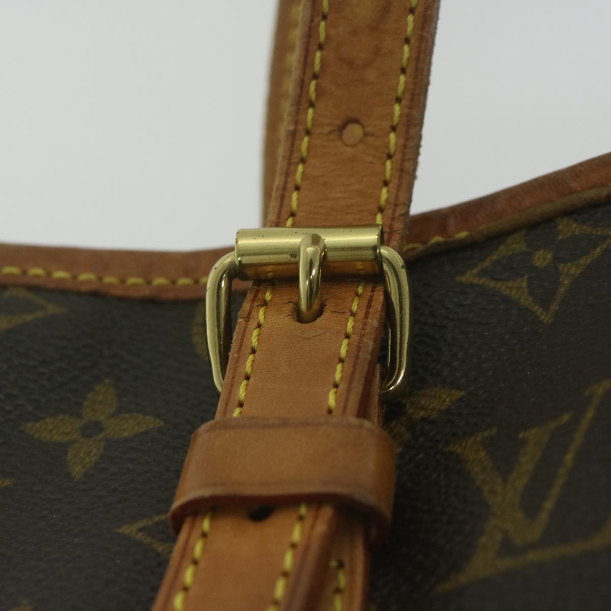 LOUIS VUITTON Monogram Bucket GM Shoulder Bag M42236 LV Auth 63345