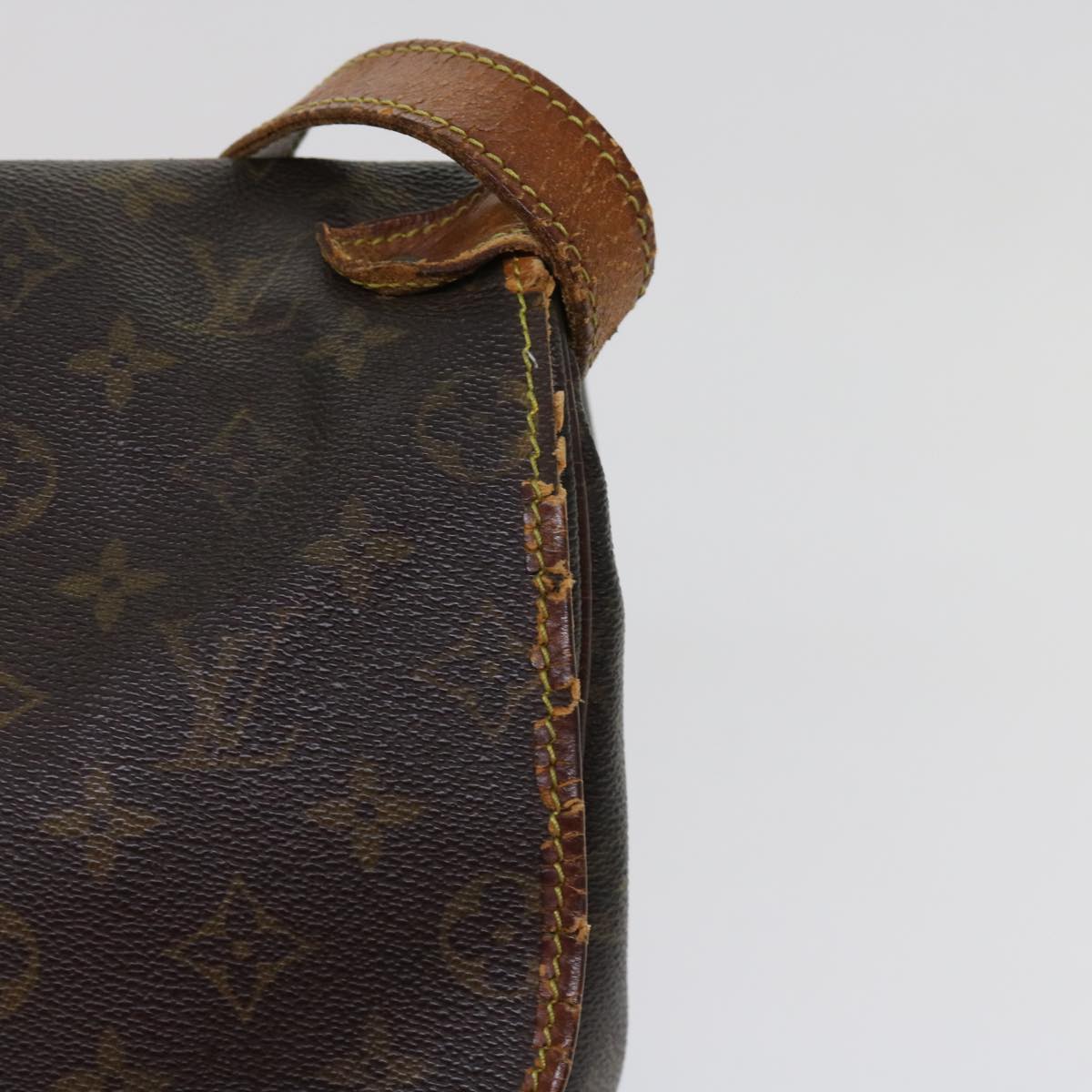 LOUIS VUITTON Monogram Saumur 35 Shoulder Bag M42254 LV Auth 63714