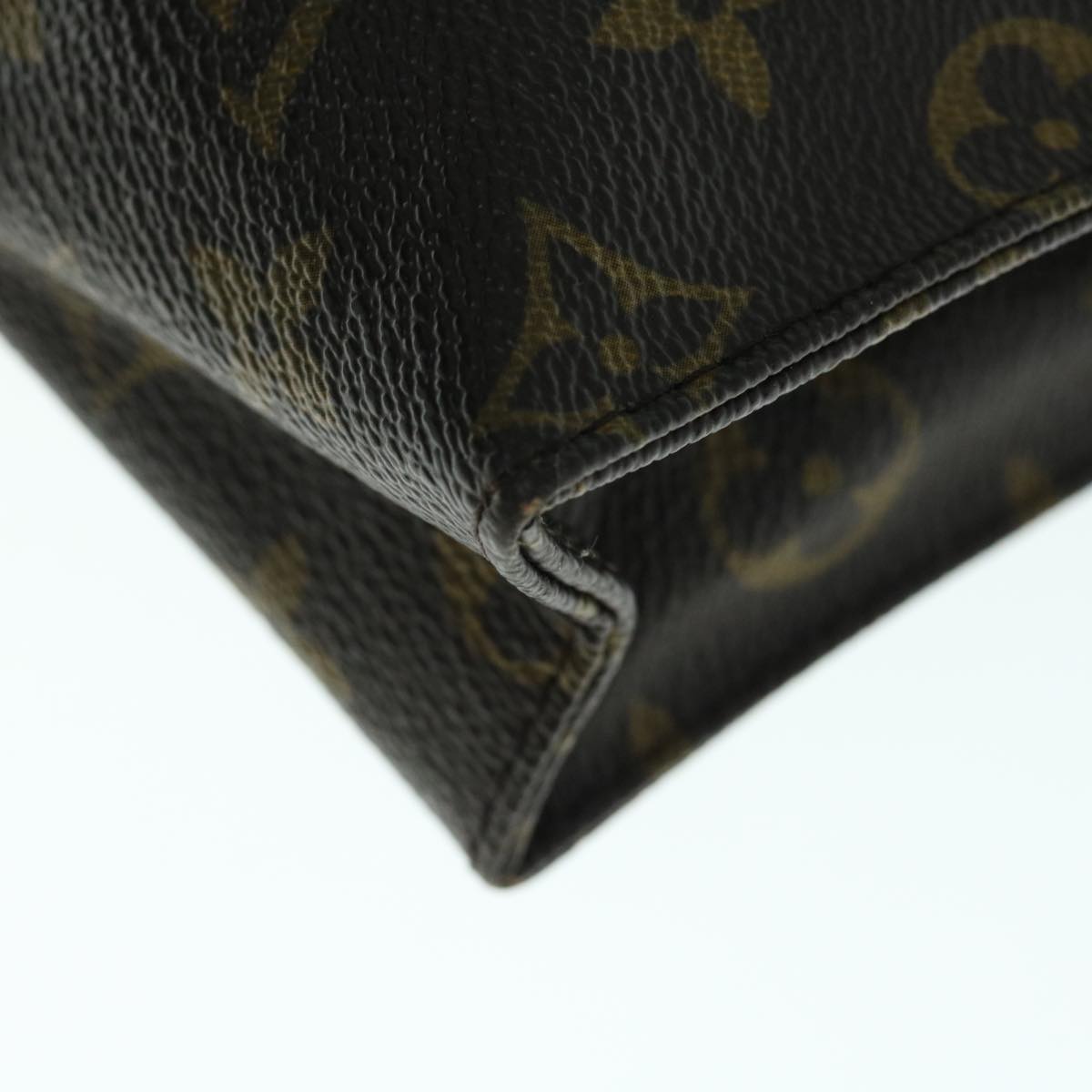 LOUIS VUITTON Monogram Poche Toilette 26 Pouch M47542 LV Auth 63738