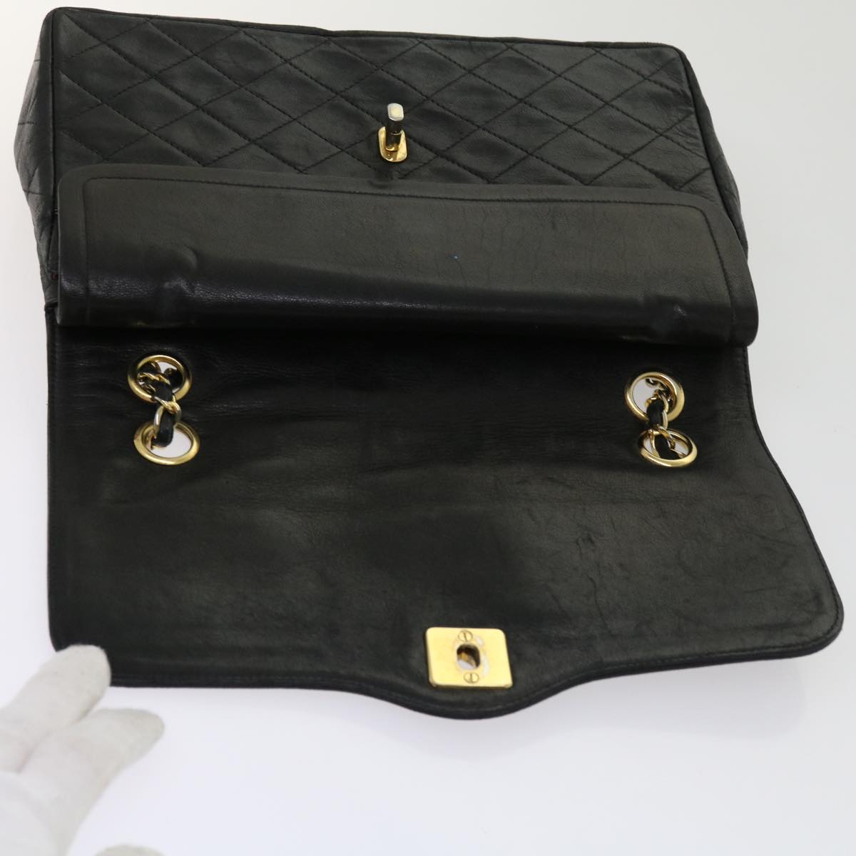 CHANEL Matelasse Turn Lock Chain Bag Lamb Skin Paris Only Black CC Auth 63771