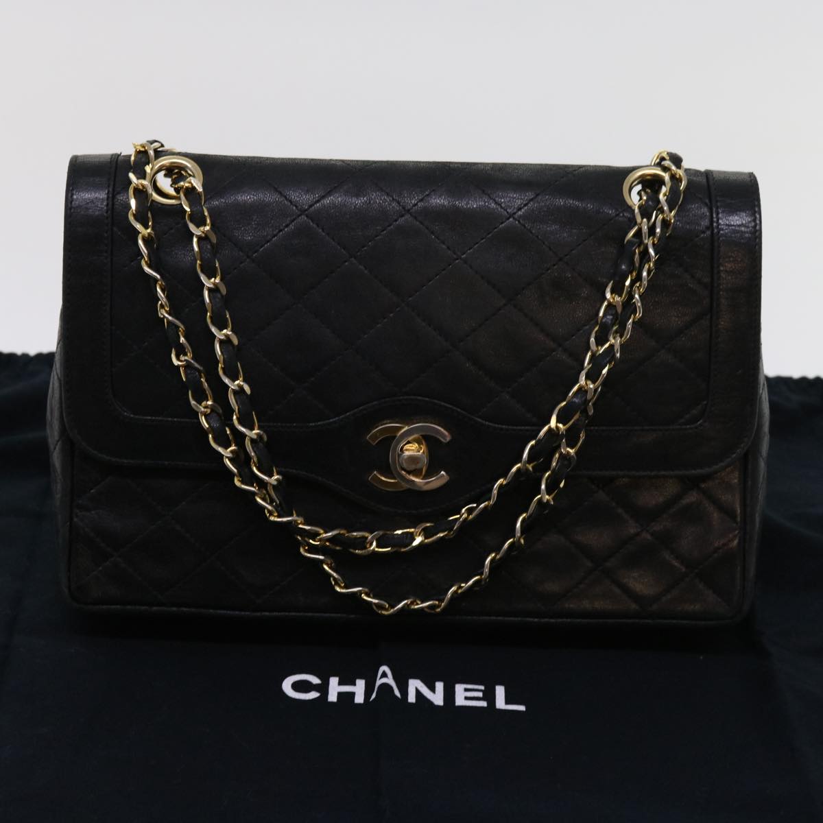 CHANEL Matelasse Turn Lock Chain Bag Lamb Skin Paris Only Black CC Auth 63771