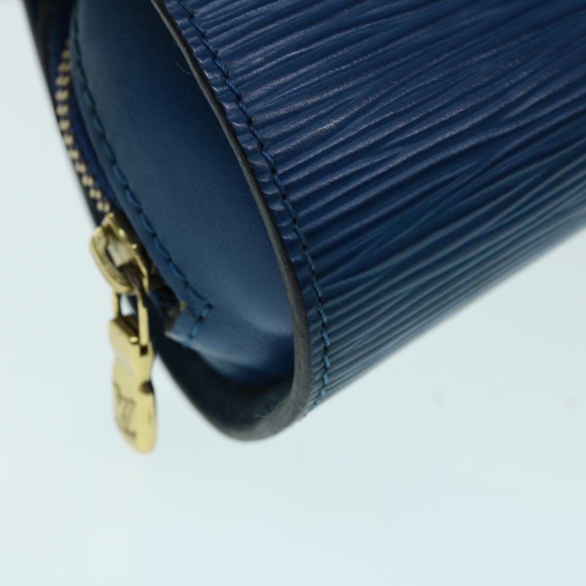 LOUIS VUITTON Epi Dauphine PM Pouch Blue M48445 LV Auth 64292