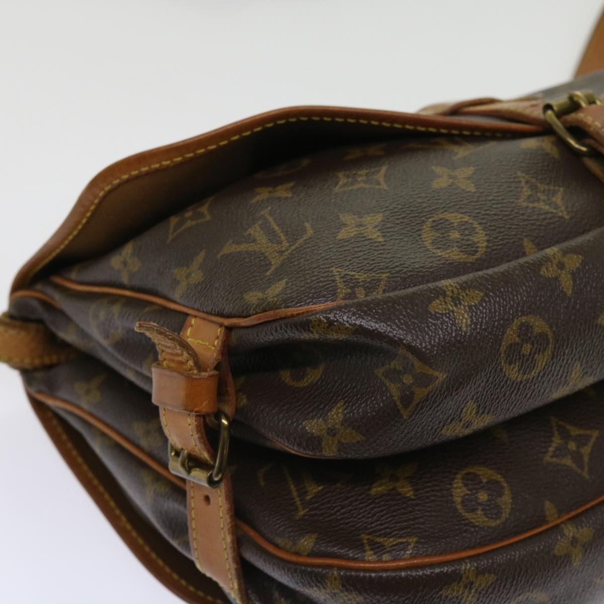 LOUIS VUITTON Monogram Saumur 30 Shoulder Bag M42256 LV Auth 64409