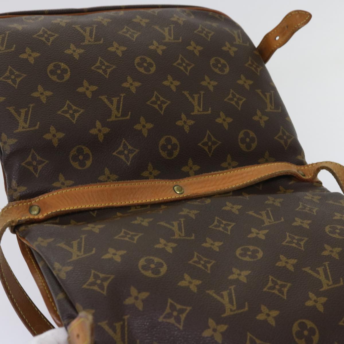 LOUIS VUITTON Monogram Saumur 30 Shoulder Bag M42256 LV Auth 64409