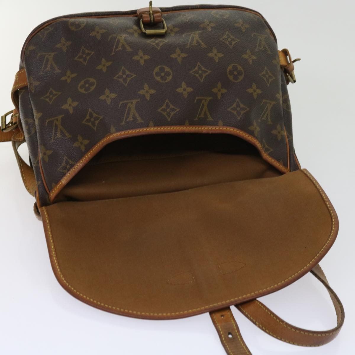 LOUIS VUITTON Monogram Saumur 30 Shoulder Bag M42256 LV Auth 64409