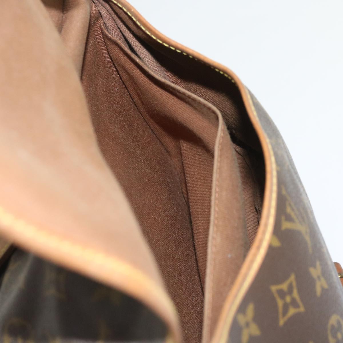 LOUIS VUITTON Monogram Saumur 30 Shoulder Bag M42256 LV Auth 64411