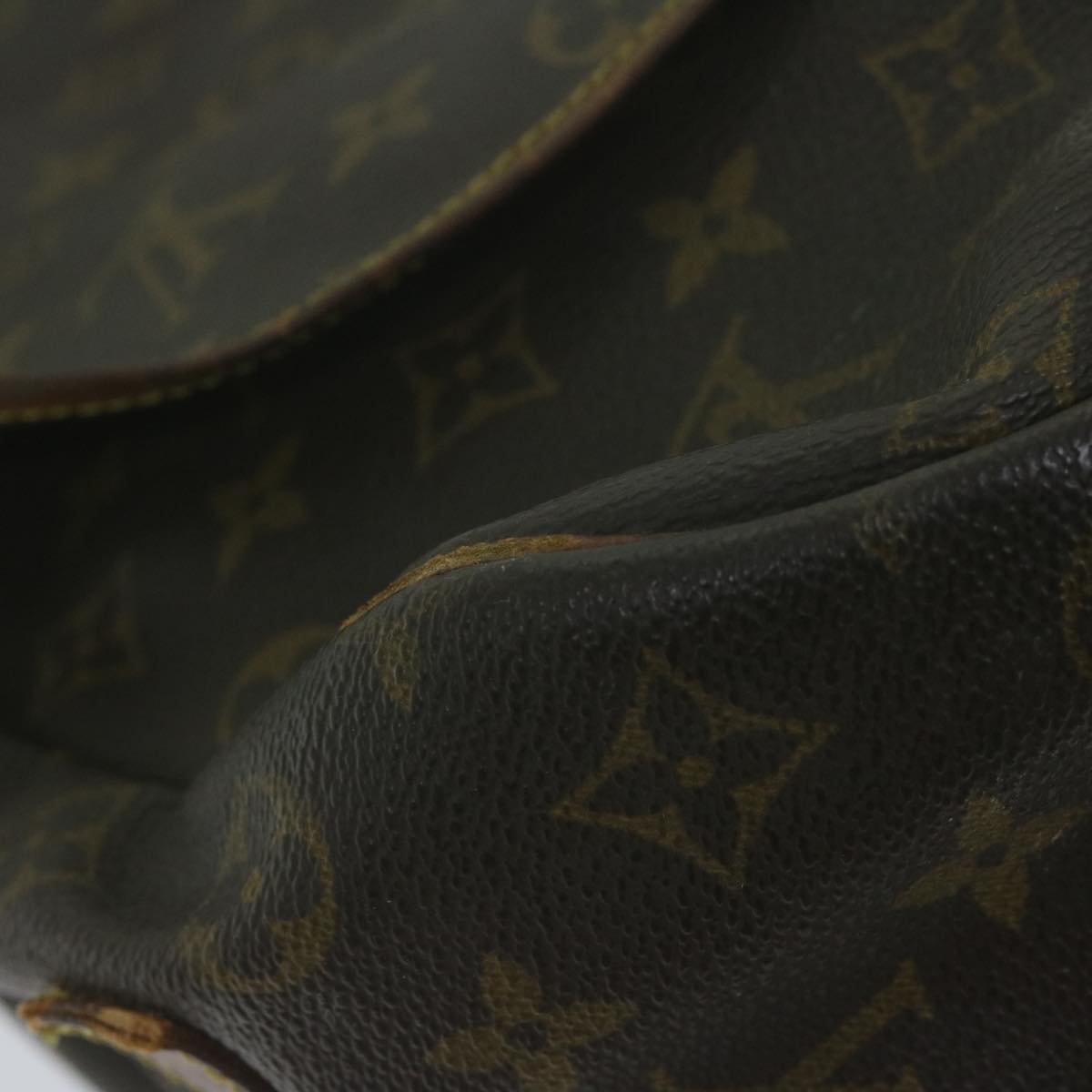 LOUIS VUITTON Monogram Saumur 35 Shoulder Bag M42254 LV Auth 64415