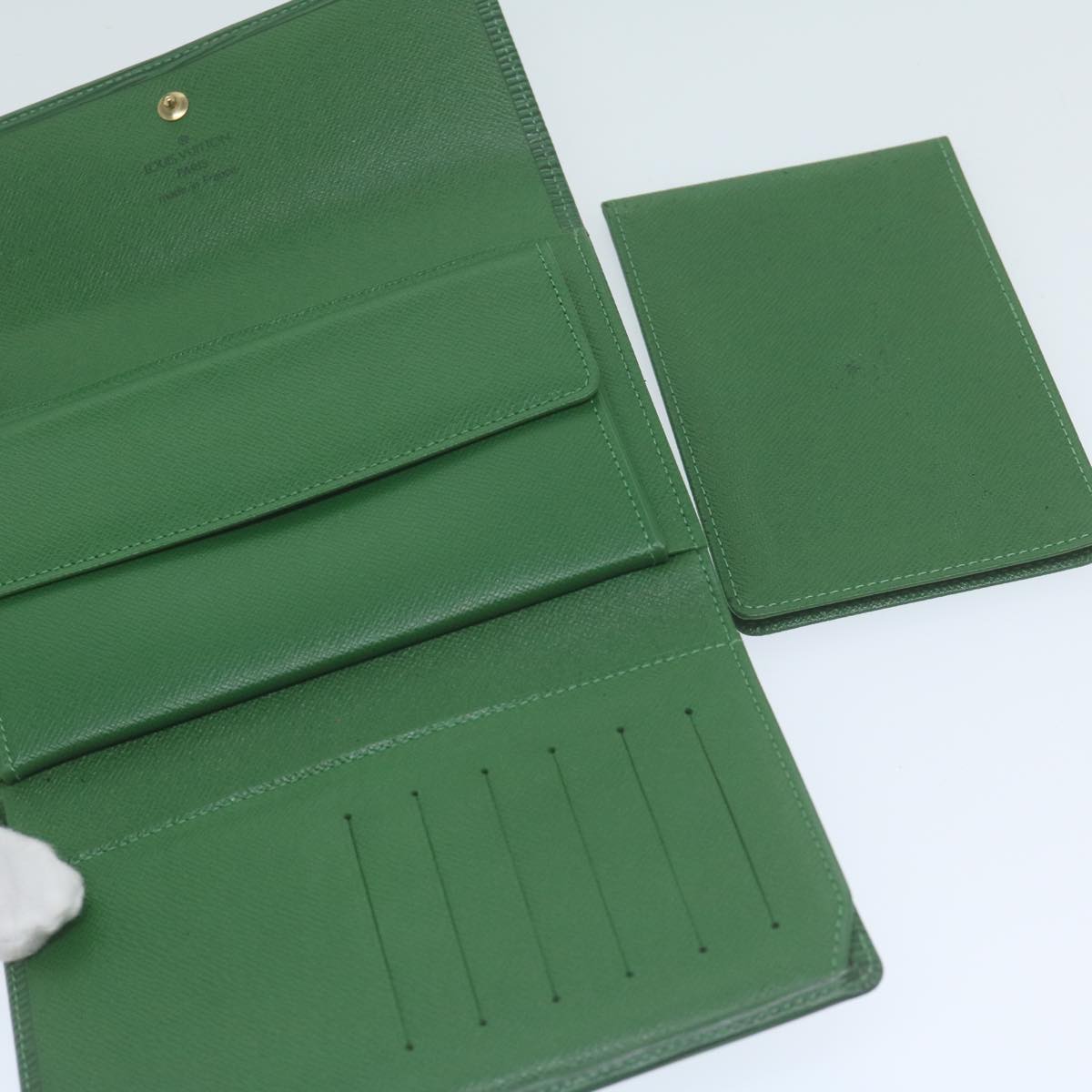 LOUIS VUITTON Epi Porte Tresor Etui Papie Wallet Green M63714 LV Auth 64497