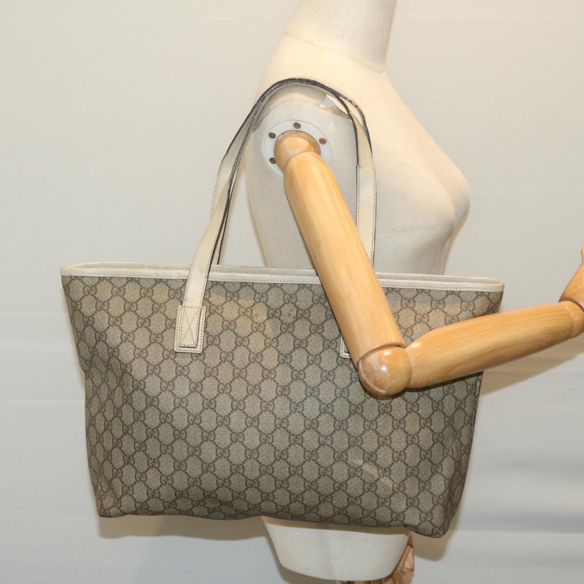 GUCCI GG Canvas Tote Bag Coated Canvas Beige Auth 64875