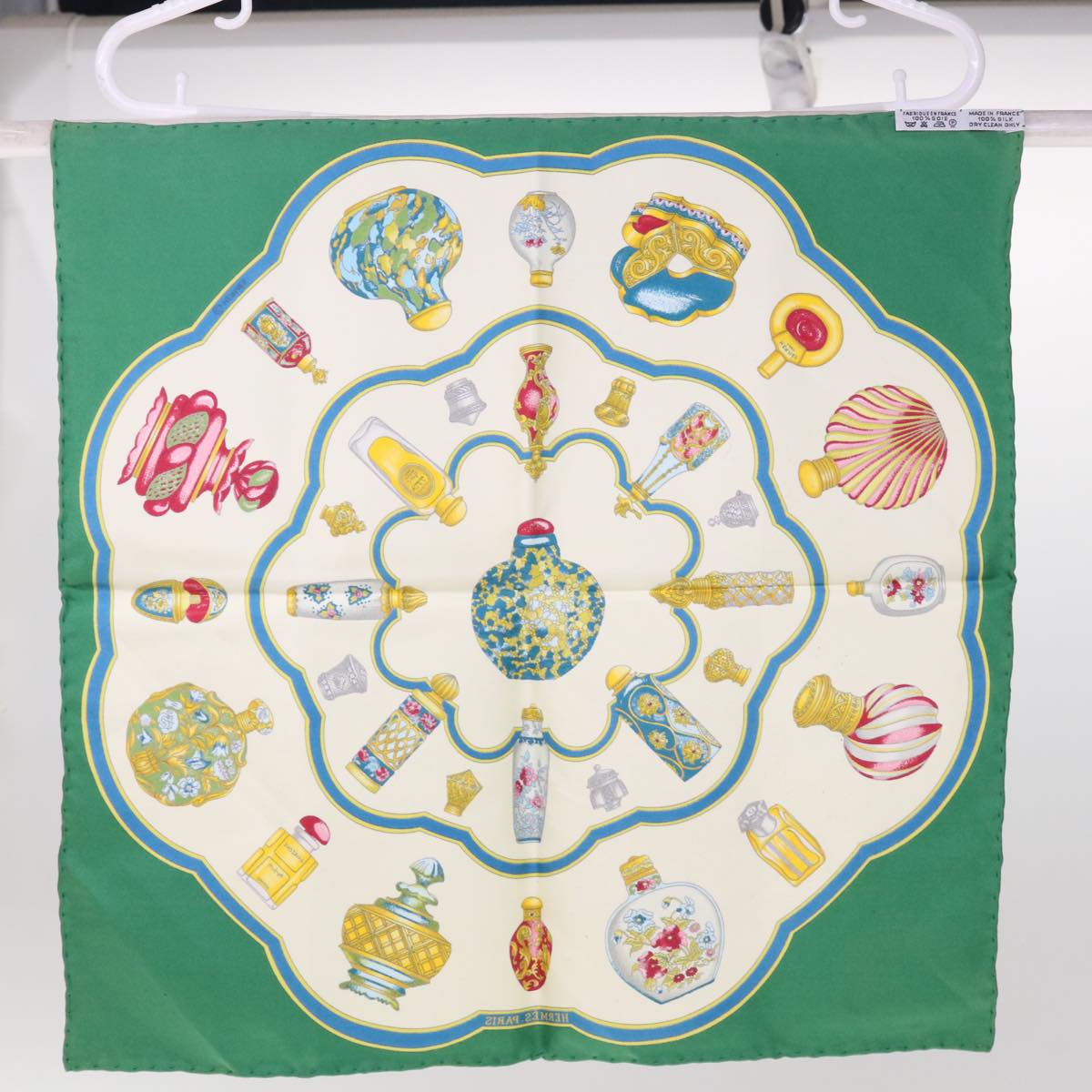 HERMES Carre 40 Quimporte le flacon Scarf Silk Green Auth 64886