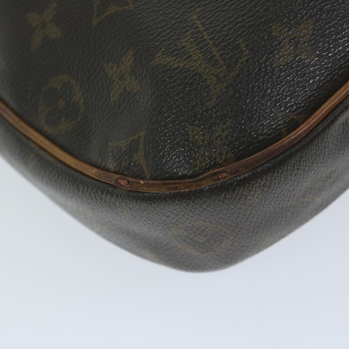 LOUIS VUITTON Monogram Odeon PM Shoulder Bag M56390 LV Auth 64949