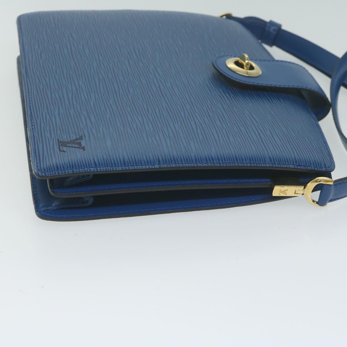 LOUIS VUITTON Epi Capucines Shoulder Bag Blue M52345 LV Auth 64951