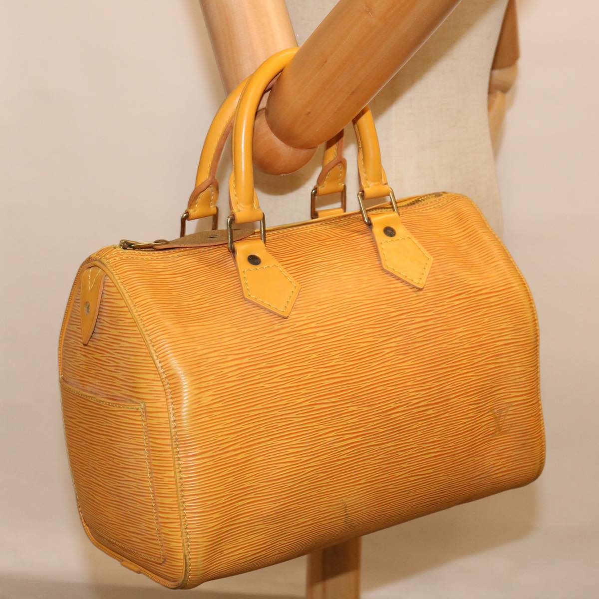 LOUIS VUITTON Epi Speedy 25 Hand Bag Tassili Yellow M43019 LV Auth 64958