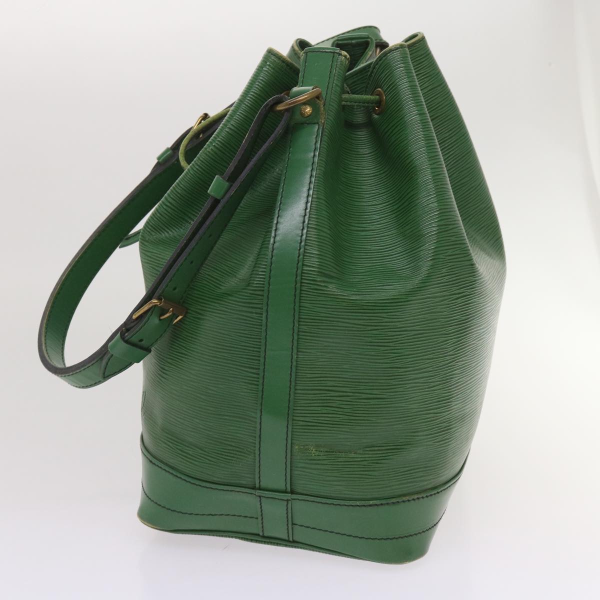 LOUIS VUITTON Epi Noe Shoulder Bag Green M44004 LV Auth 65076