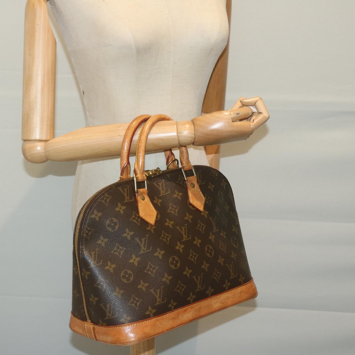 LOUIS VUITTON Monogram Alma Hand Bag M51130 LV Auth 65147