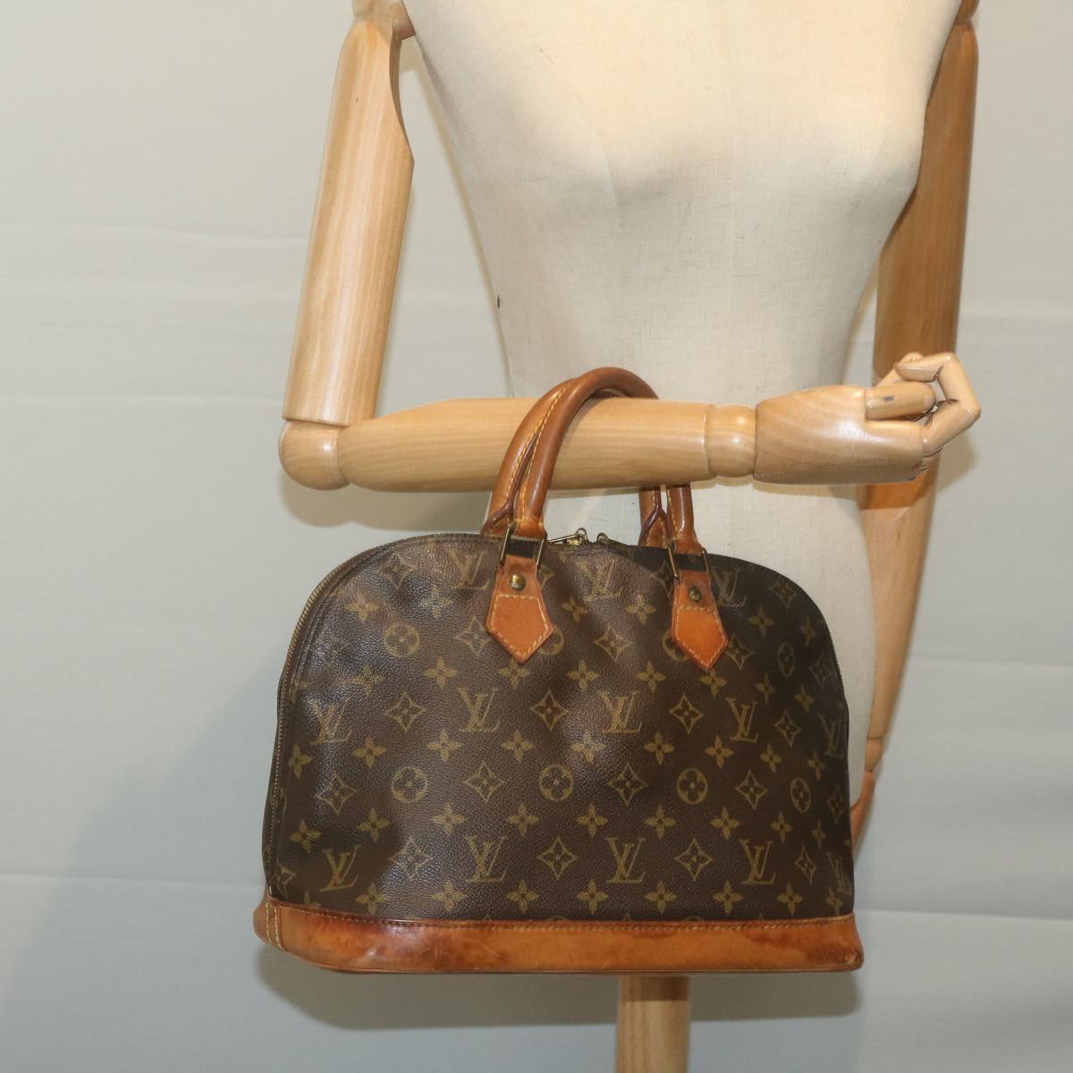 LOUIS VUITTON Monogram Alma Hand Bag M51130 LV Auth 65148