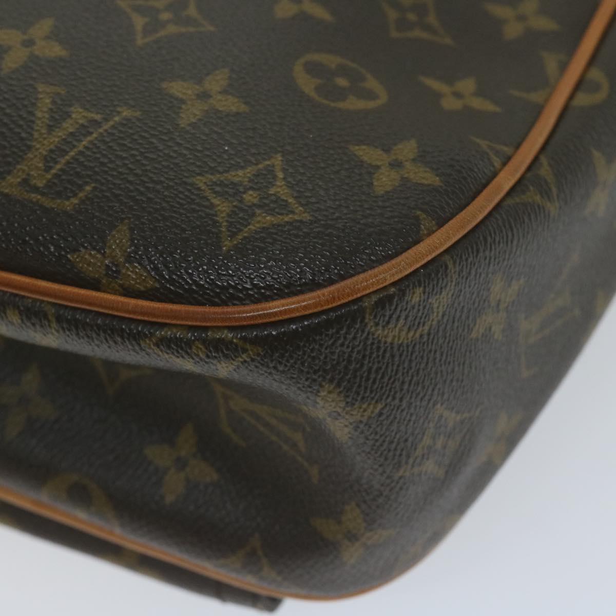 LOUIS VUITTON Monogram Hudson GM Shoulder Bag M40045 LV Auth 65244A