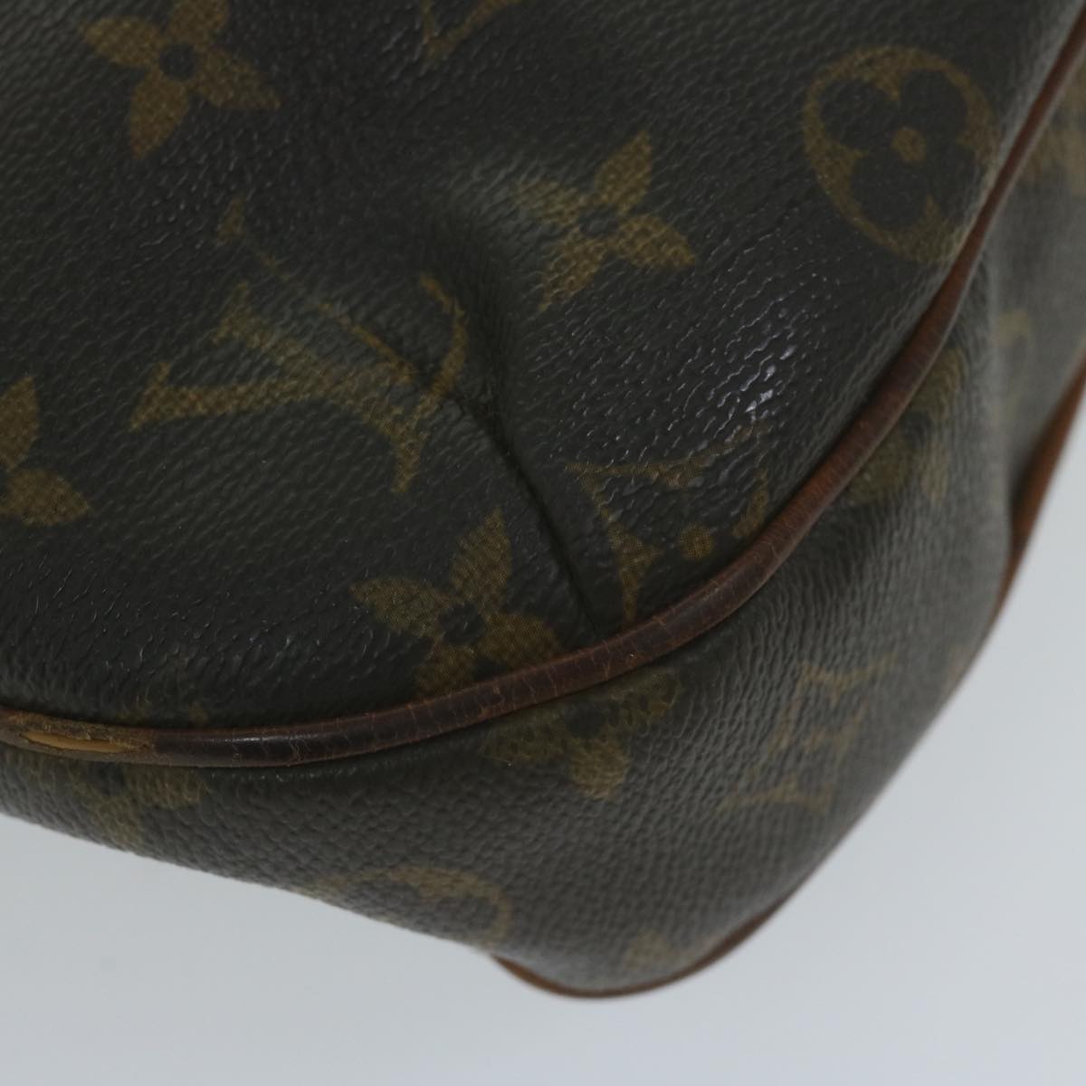 LOUIS VUITTON Monogram Odeon MM Shoulder Bag M56389 LV Auth 65436