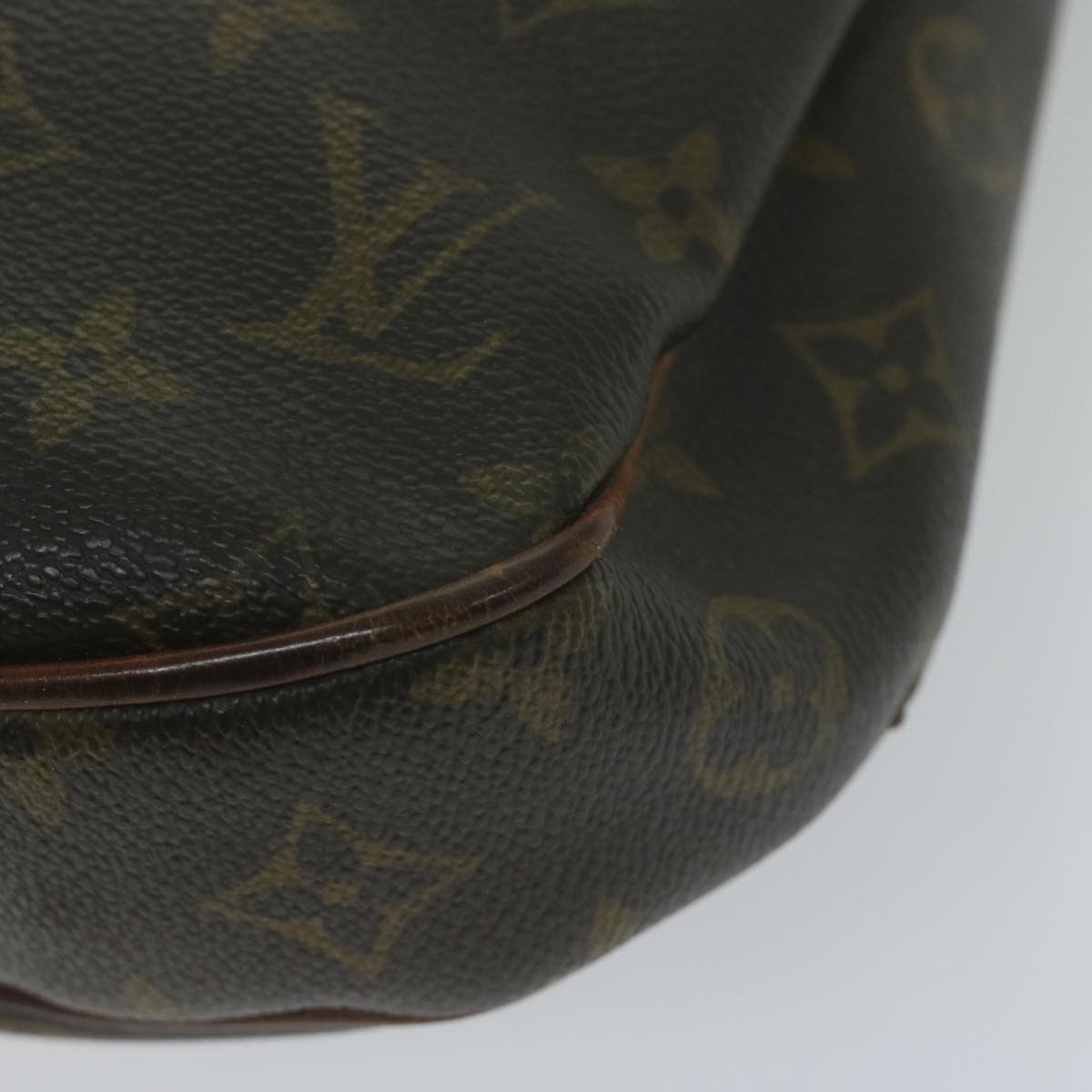 LOUIS VUITTON Monogram Odeon MM Shoulder Bag M56389 LV Auth 65436