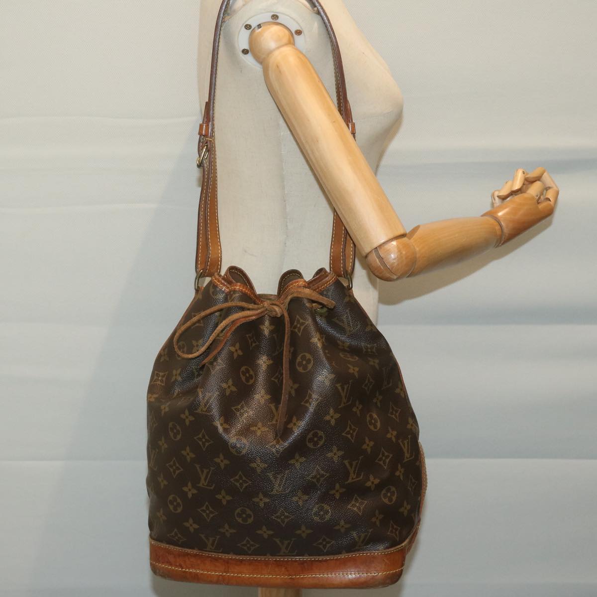 LOUIS VUITTON Monogram Noe Shoulder Bag M42224 LV Auth 66055