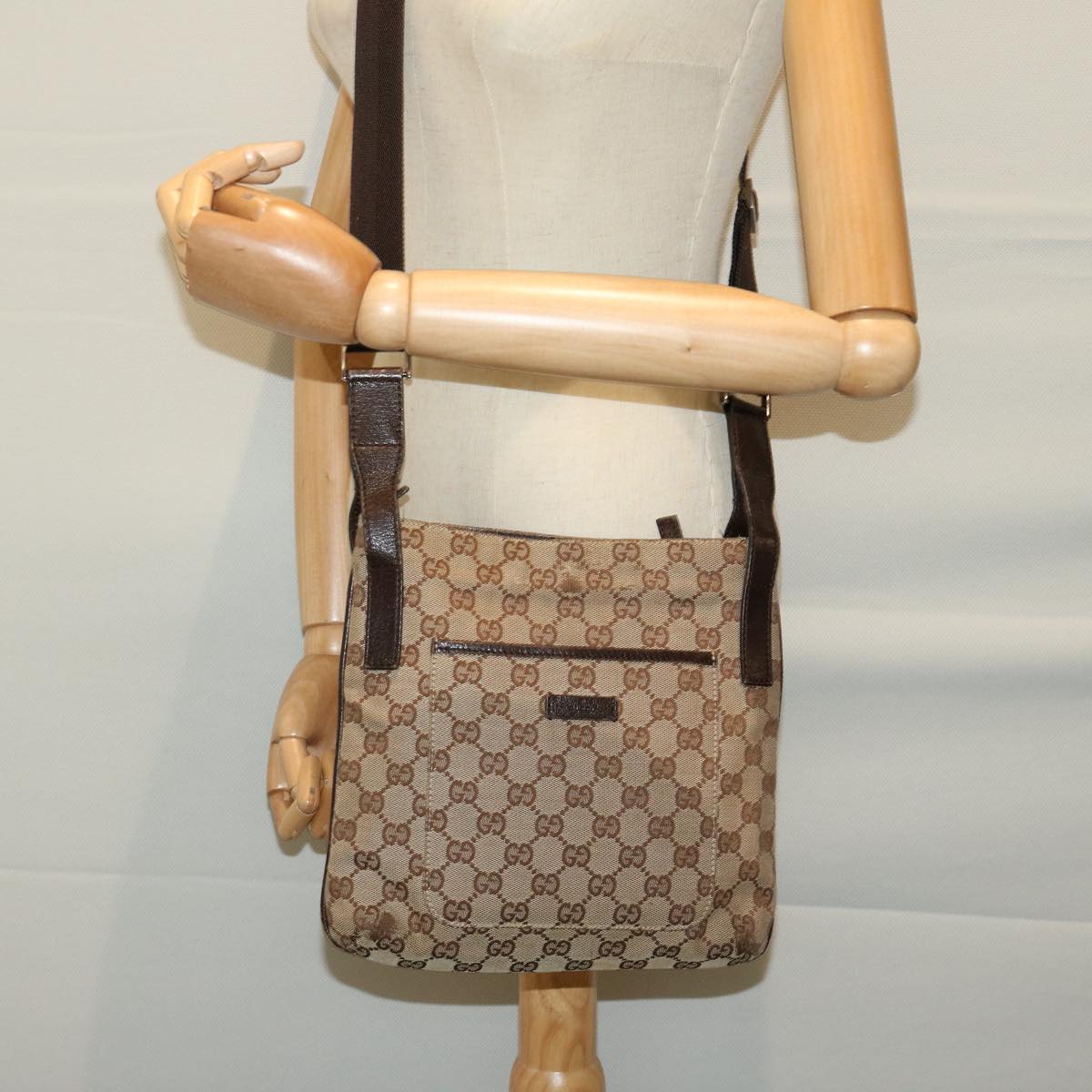 GUCCI GG Canvas Shoulder Bag Beige Brown Auth 66220