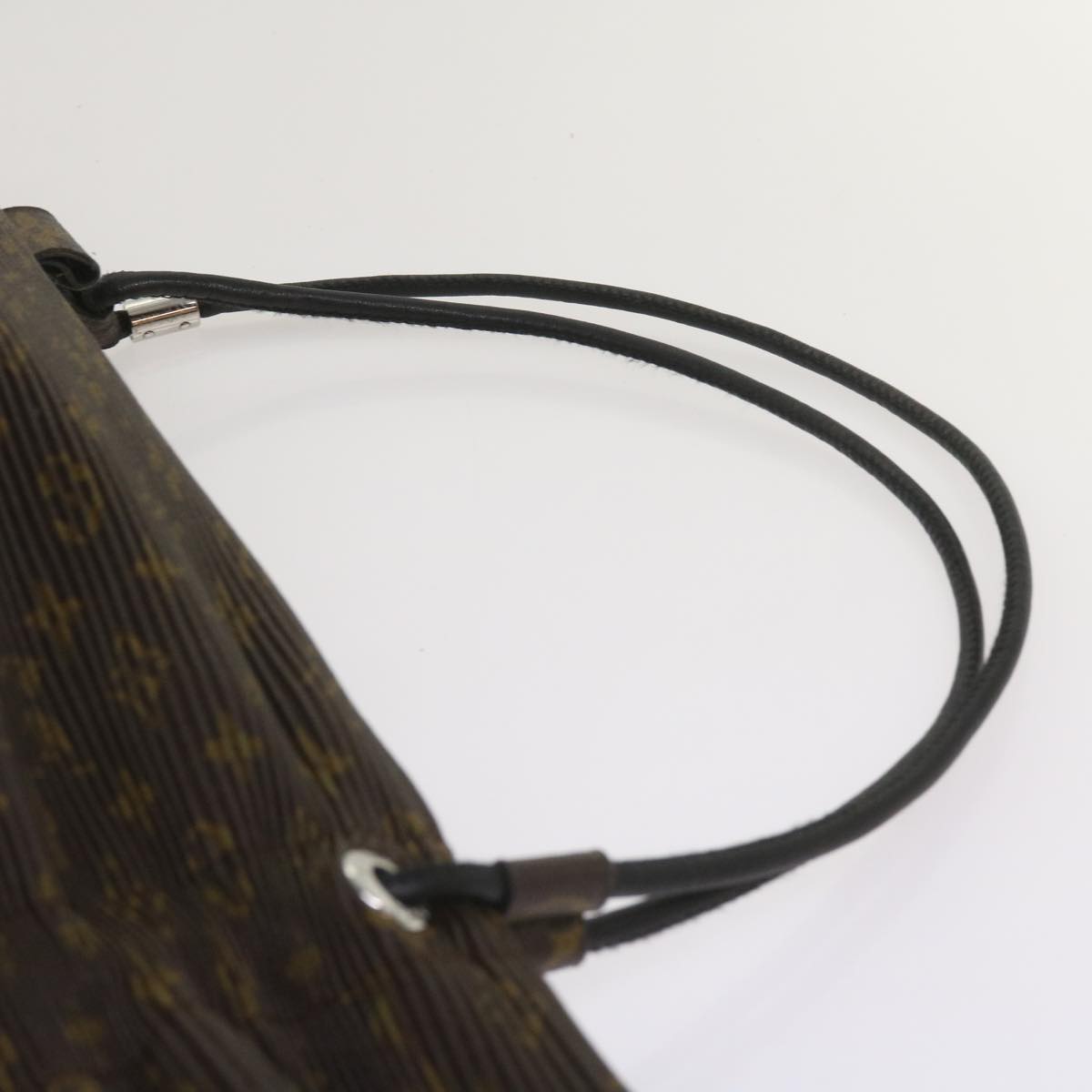 LOUIS VUITTON Monogram Explorer MM Shoulder Bag M42545 LV Auth 66240SAV