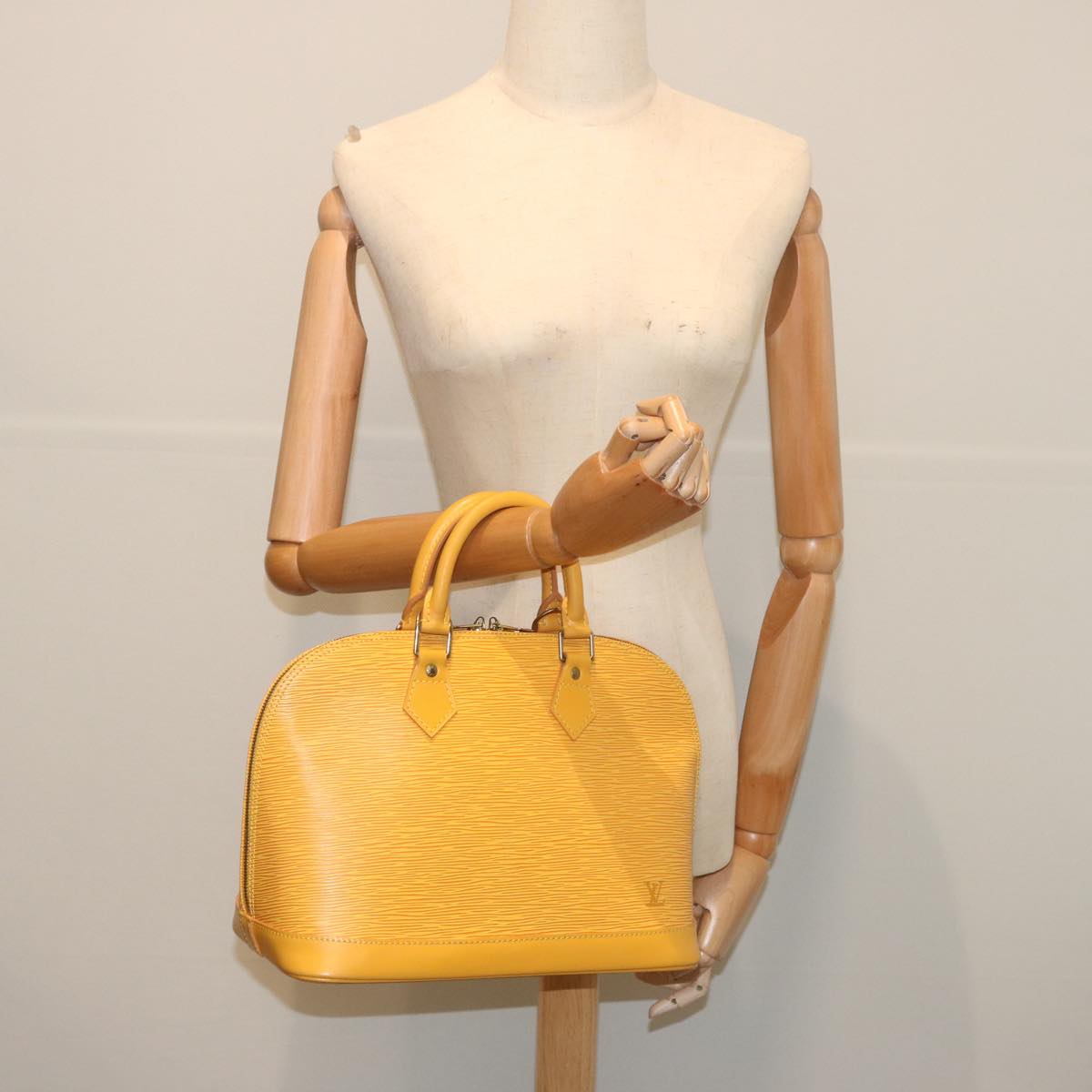 LOUIS VUITTON Epi Alma Hand Bag Tassili Yellow M52149 LV Auth 66314