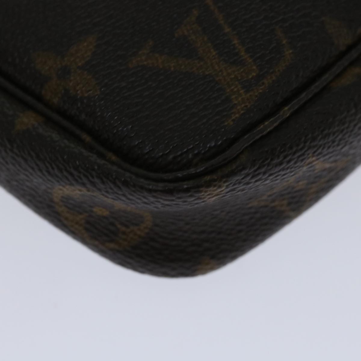 LOUIS VUITTON Monogram Pochette Accessoires Pouch M51980 LV Auth 66403