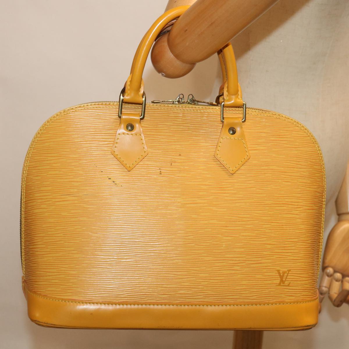 LOUIS VUITTON Epi Alma Hand Bag Tassili Yellow M52149 LV Auth 66454