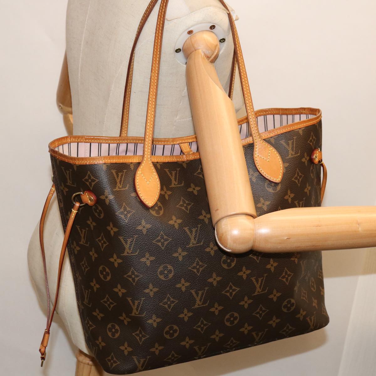 LOUIS VUITTON Monogram Neverfull MM Tote Bag M40156 LV Auth 66556