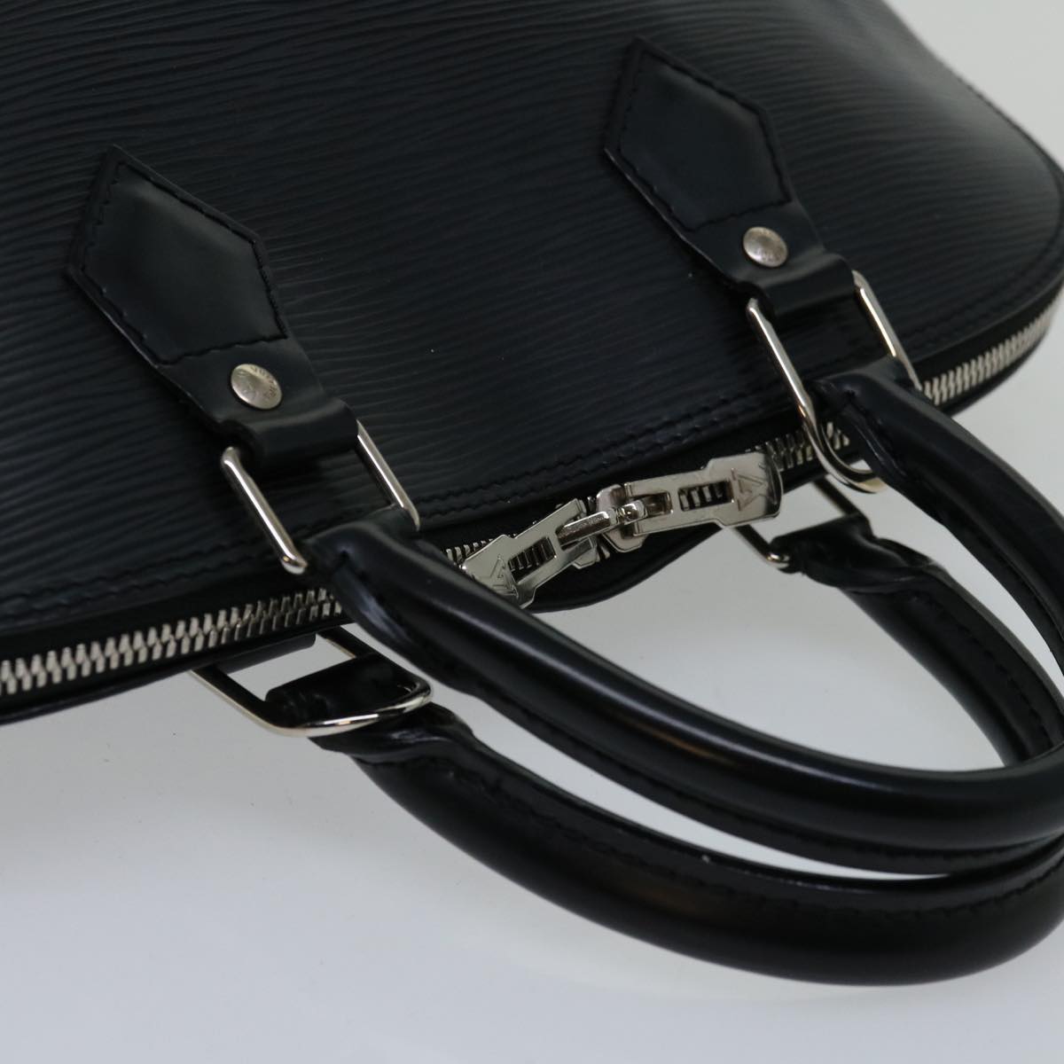 LOUIS VUITTON Epi Alma Hand Bag Black M52142 LV Auth 66582