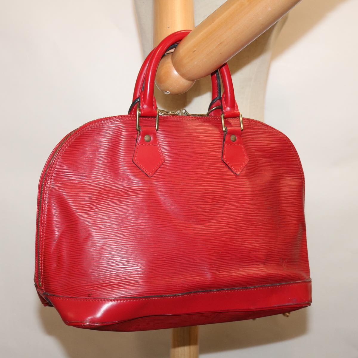 LOUIS VUITTON Epi Alma Hand Bag Castilian Red M52147 LV Auth 66669