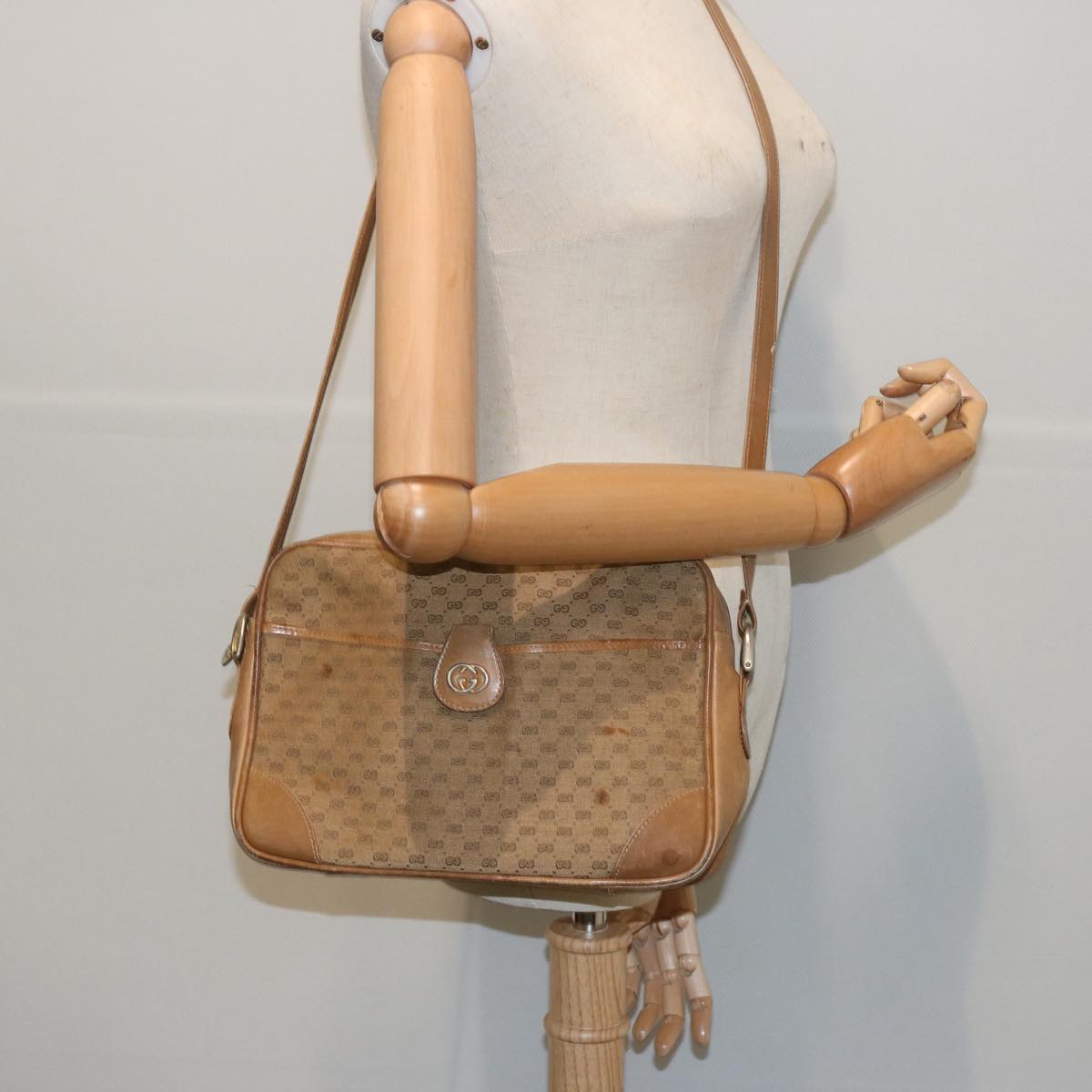 GUCCI Micro GG Canvas Shoulder Bag Beige Auth 66765