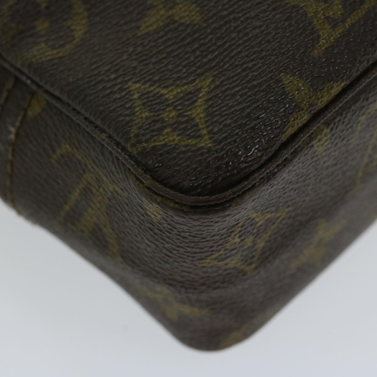 LOUIS VUITTON Monogram Trousse Toilette 18 Pouch M47526 LV Auth 66855