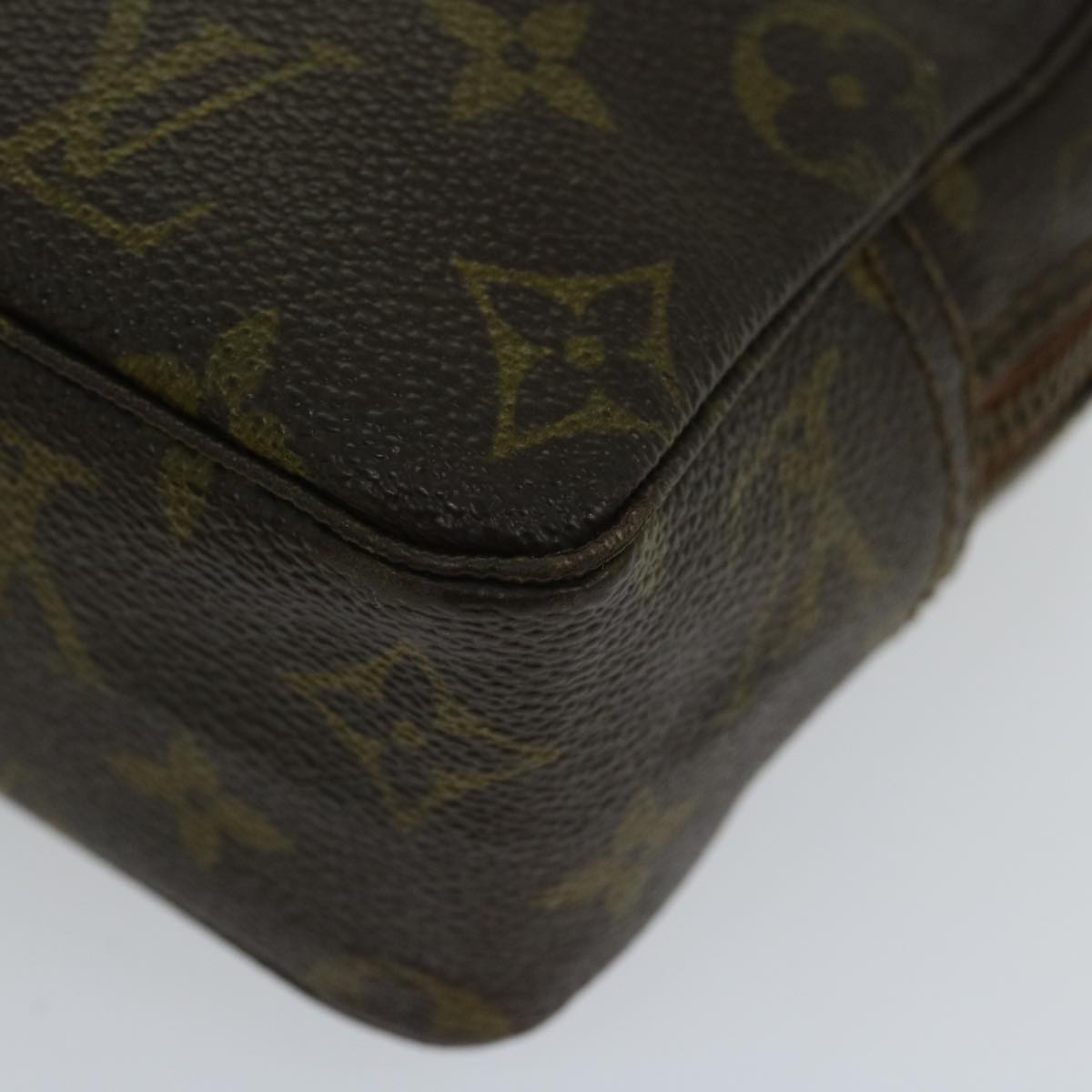 LOUIS VUITTON Monogram Trousse Toilette 18 Pouch M47526 LV Auth 66855