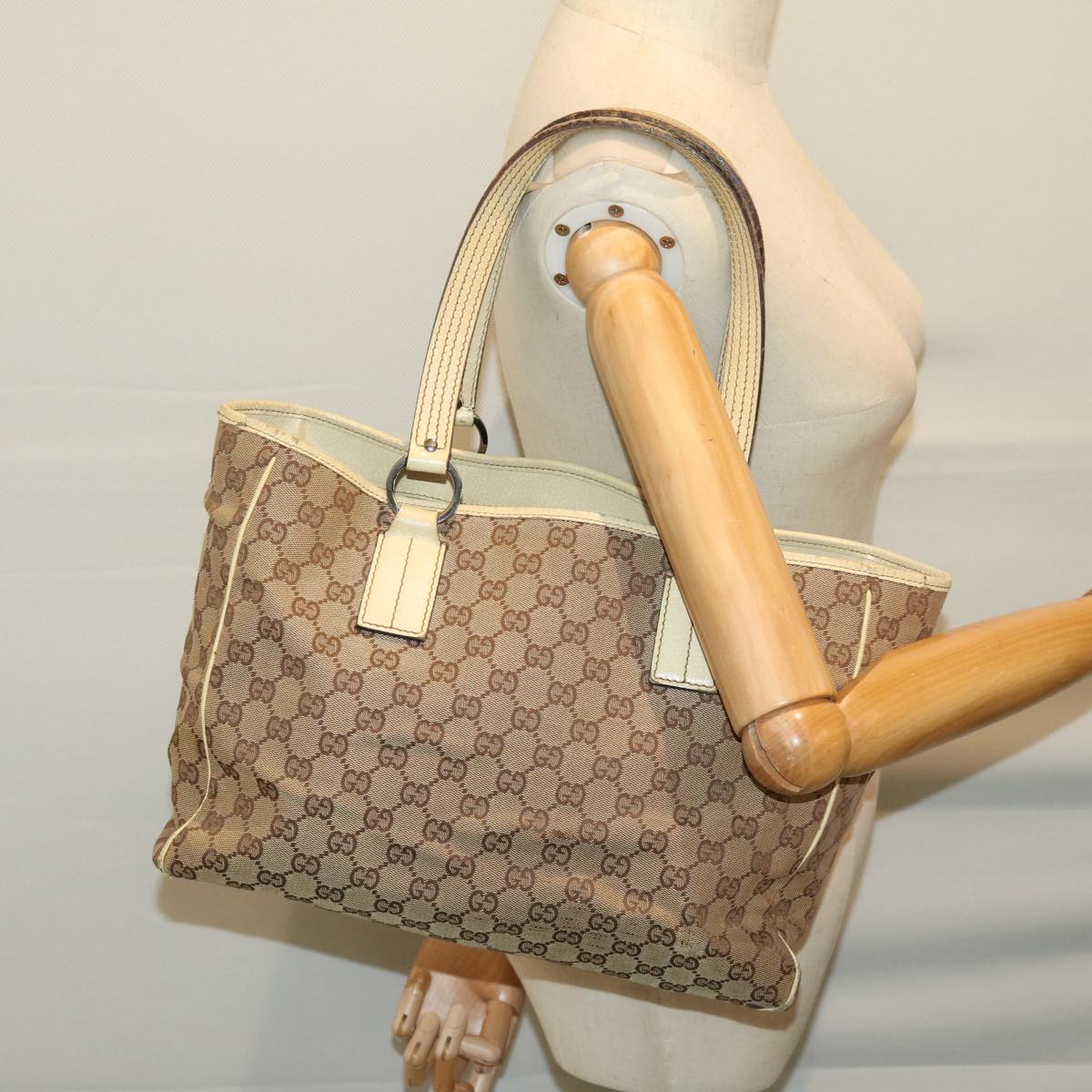 GUCCI GG Canvas Tote Bag Beige 113017 Auth 66971