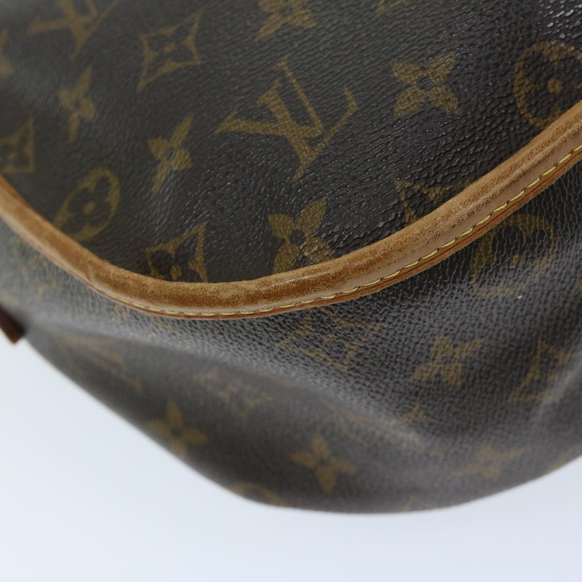 LOUIS VUITTON Monogram Menilmontant MM Shoulder Bag M40473 LV Auth 67025