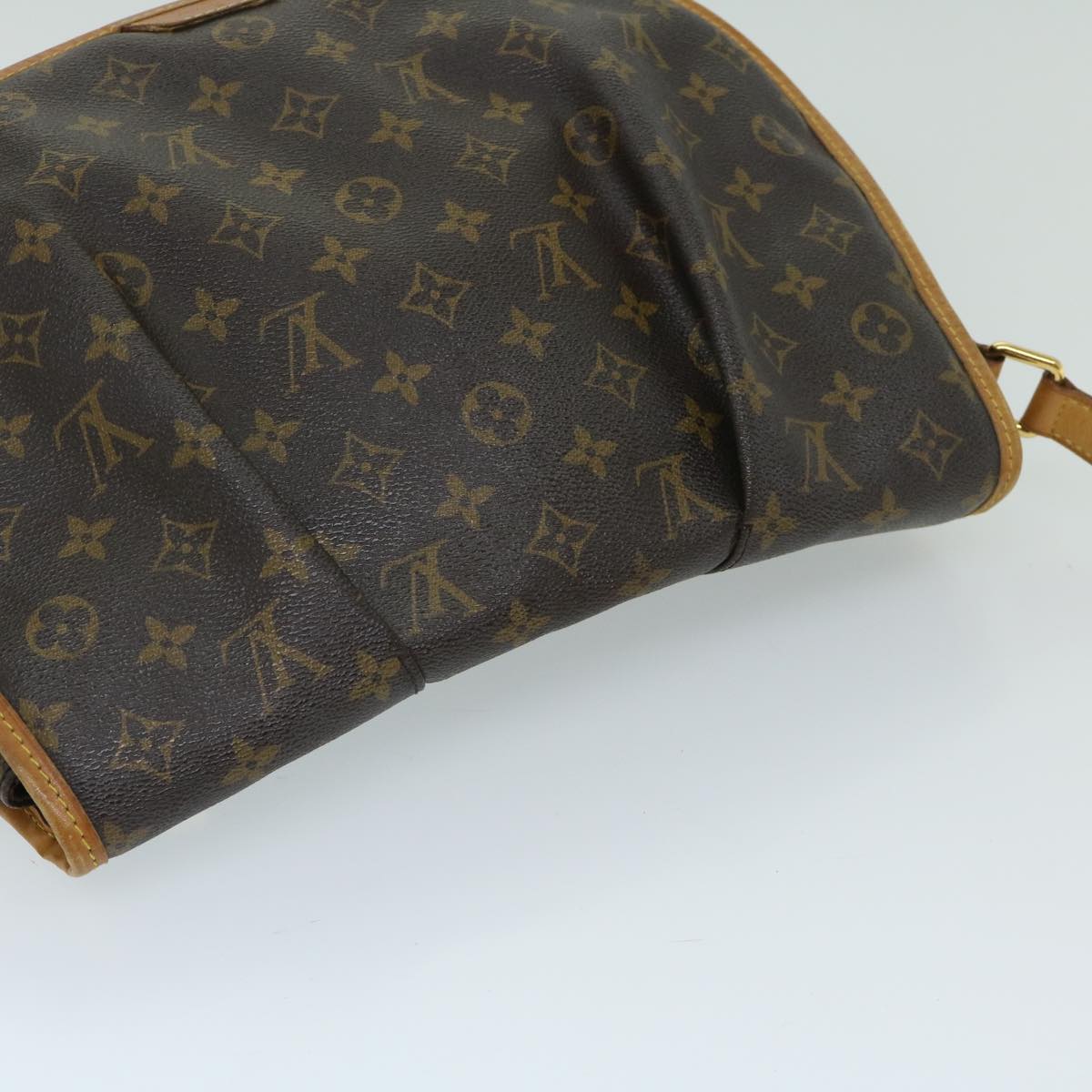 LOUIS VUITTON Monogram Menilmontant MM Shoulder Bag M40473 LV Auth 67025