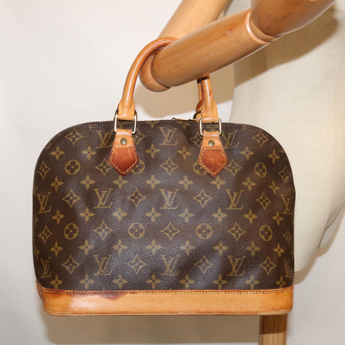 LOUIS VUITTON Monogram Alma Hand Bag M51130 LV Auth 67055