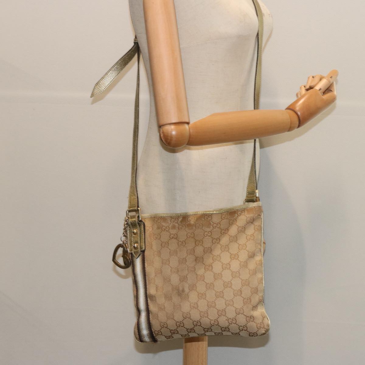 GUCCI GG Canvas Sherry Line Shoulder Bag Black Beige Brown 144388 Auth 67062