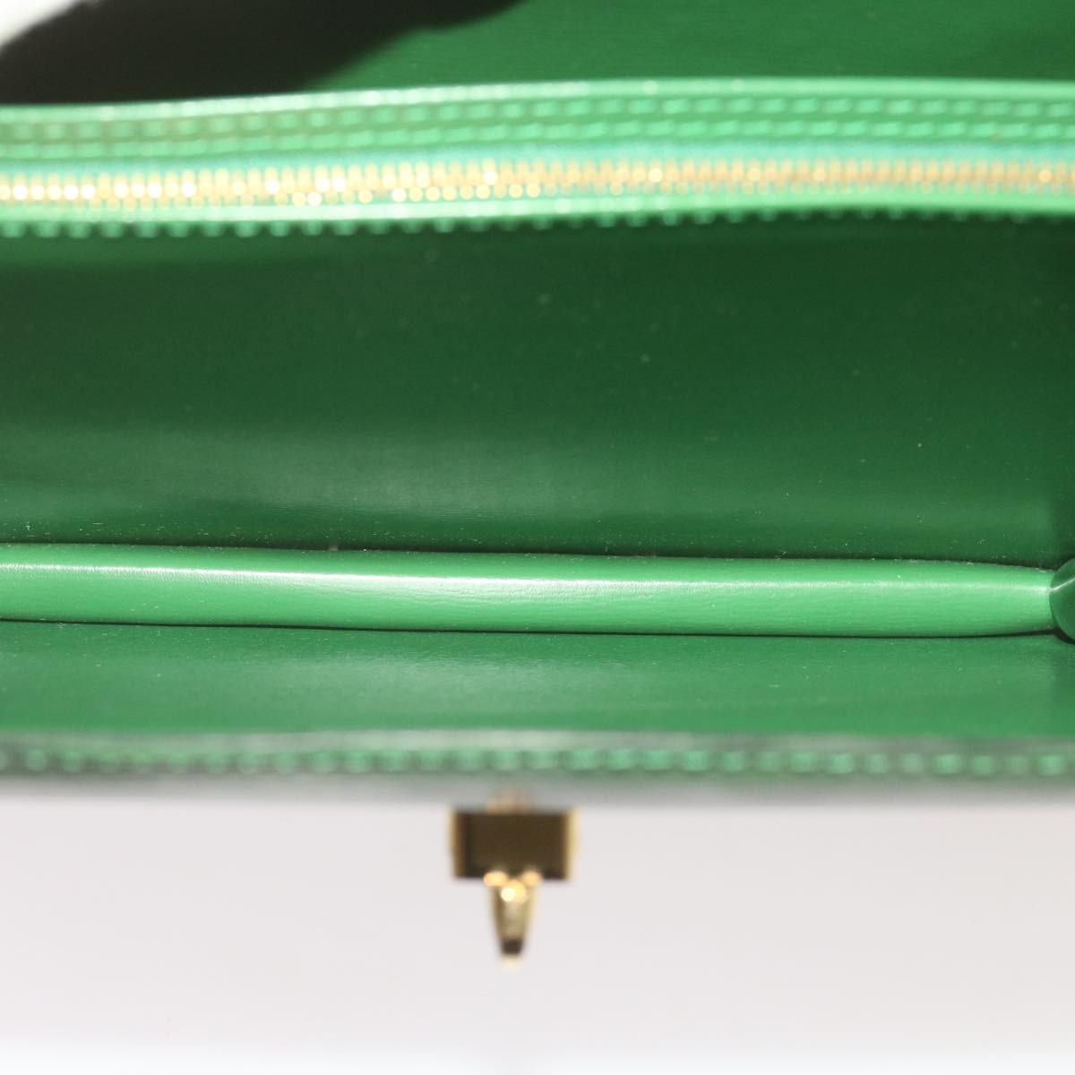 LOUIS VUITTON Epi Capucines Shoulder Bag Green M52344 LV Auth 67286