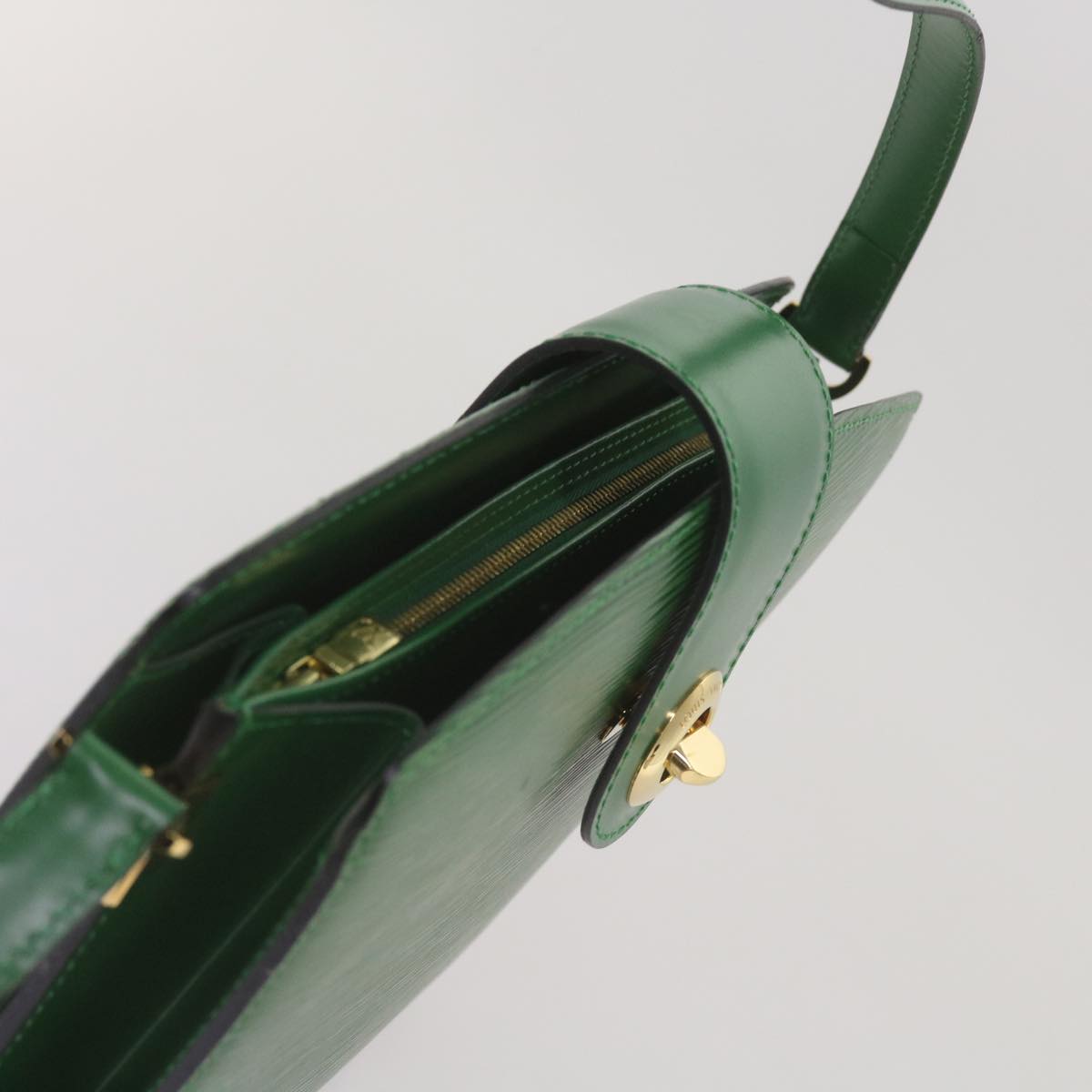 LOUIS VUITTON Epi Capucines Shoulder Bag Green M52344 LV Auth 67286