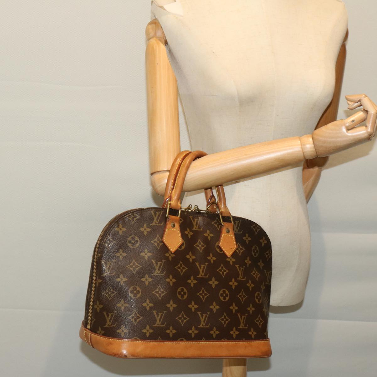 LOUIS VUITTON Monogram Alma Hand Bag M51130 LV Auth 67375