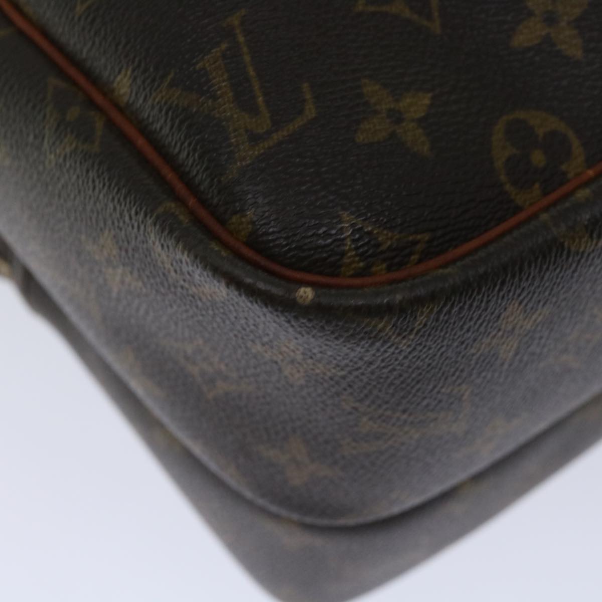 LOUIS VUITTON Monogram Reporter GM Shoulder Bag M45252 LV Auth 67462