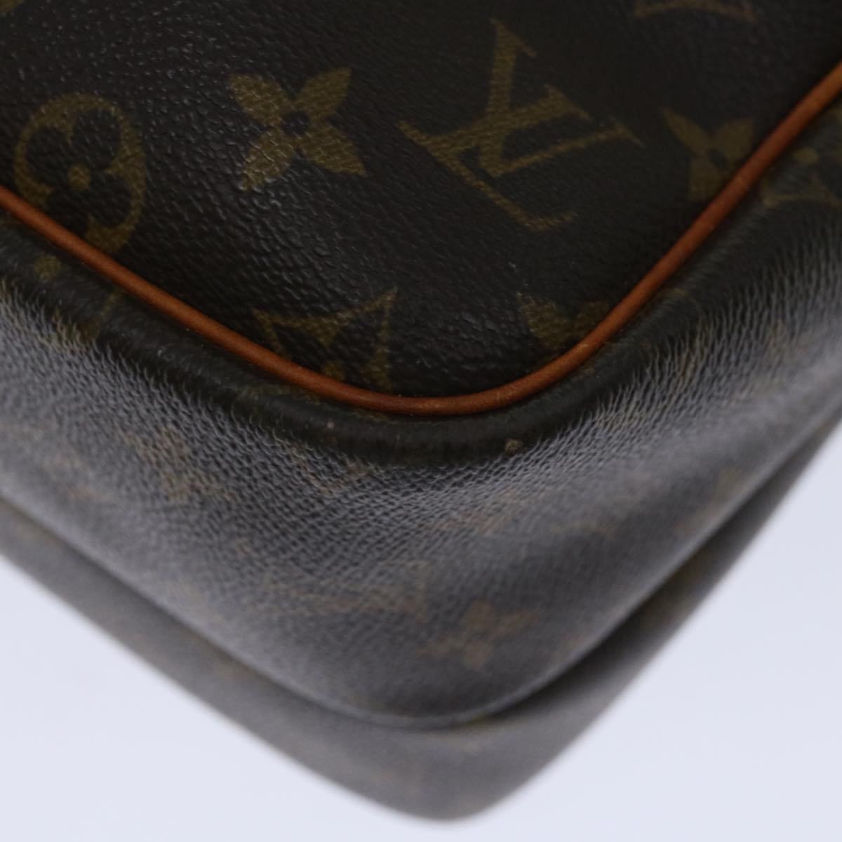 LOUIS VUITTON Monogram Reporter GM Shoulder Bag M45252 LV Auth 67462