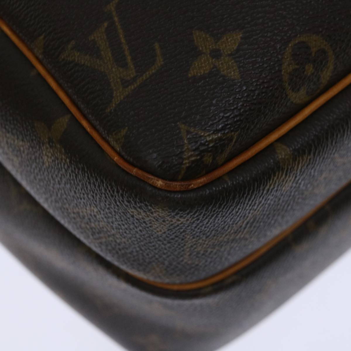 LOUIS VUITTON Monogram Reporter GM Shoulder Bag M45252 LV Auth 67462