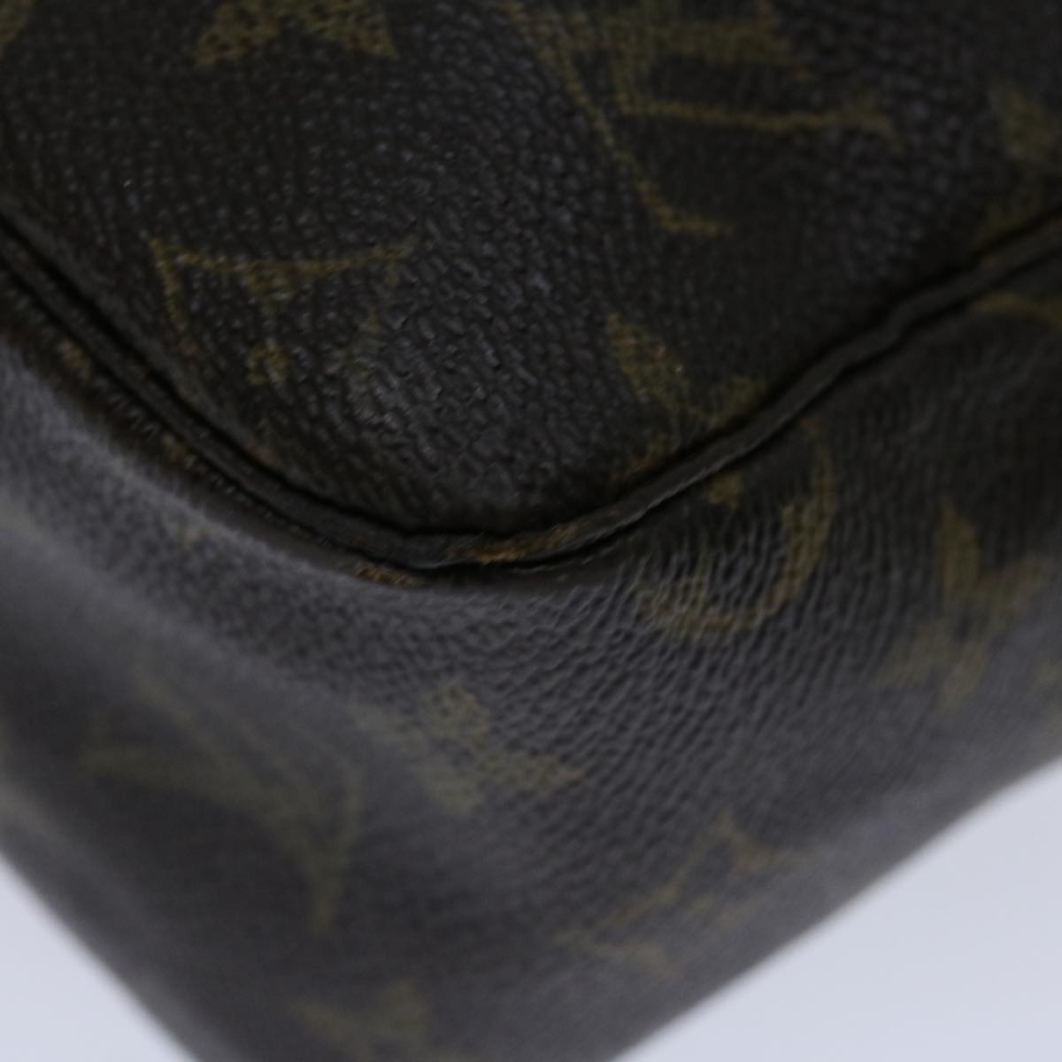 LOUIS VUITTON Monogram Trousse Toilette 28 Clutch Bag M47522 LV Auth 67610