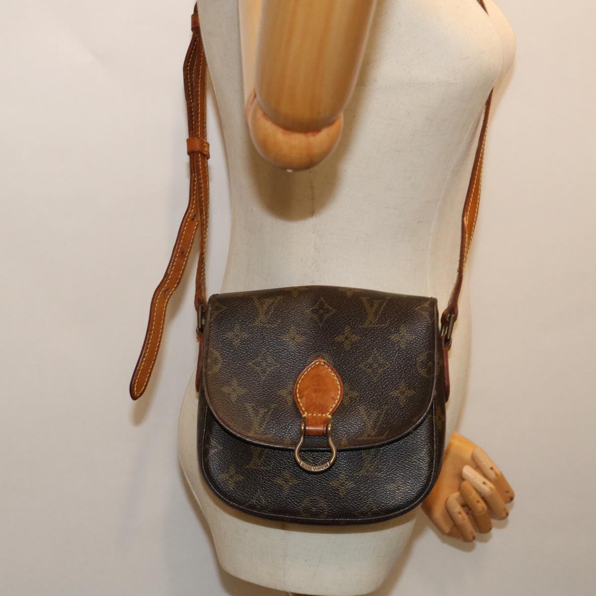 LOUIS VUITTON Monogram Saint Cloud PM Shoulder Bag M51244 LV Auth 67887