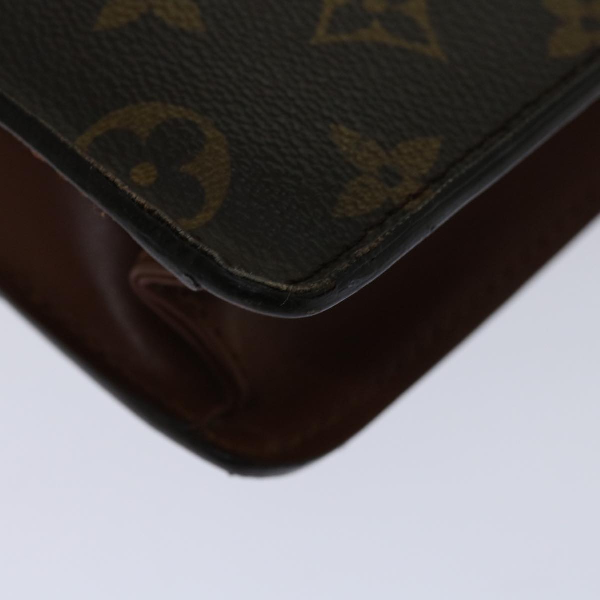 LOUIS VUITTON Monogram Porte Documents Bandouliere Bag M53338 LV Auth 67905