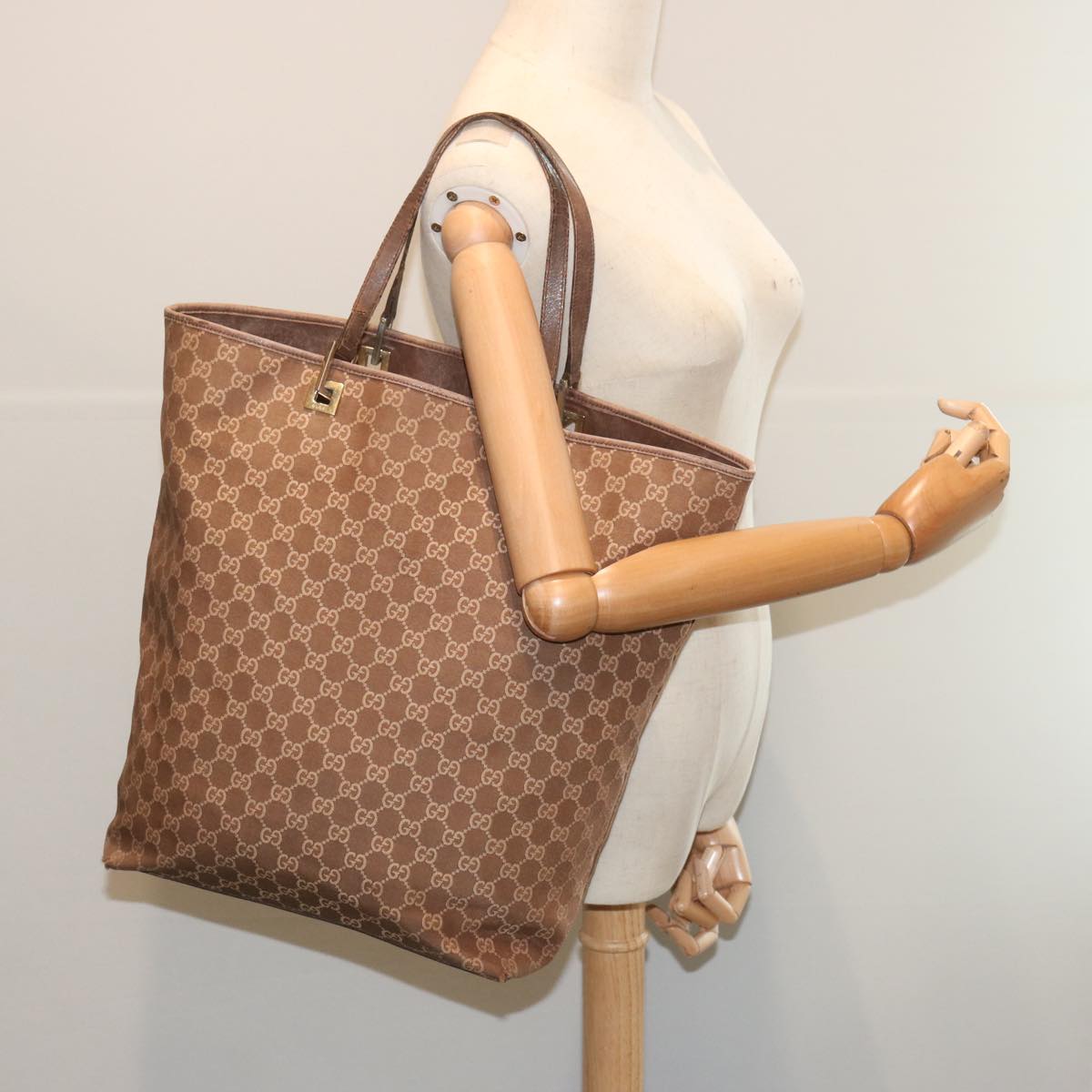 GUCCI GG Canvas Tote Bag Brown 002 1097 Auth 68054